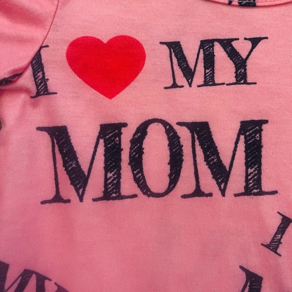 Baby Girl9- 12 Months Pink 'I Love My Mom' Baby Romper short sleeve snap closure - Picture 6 of 8